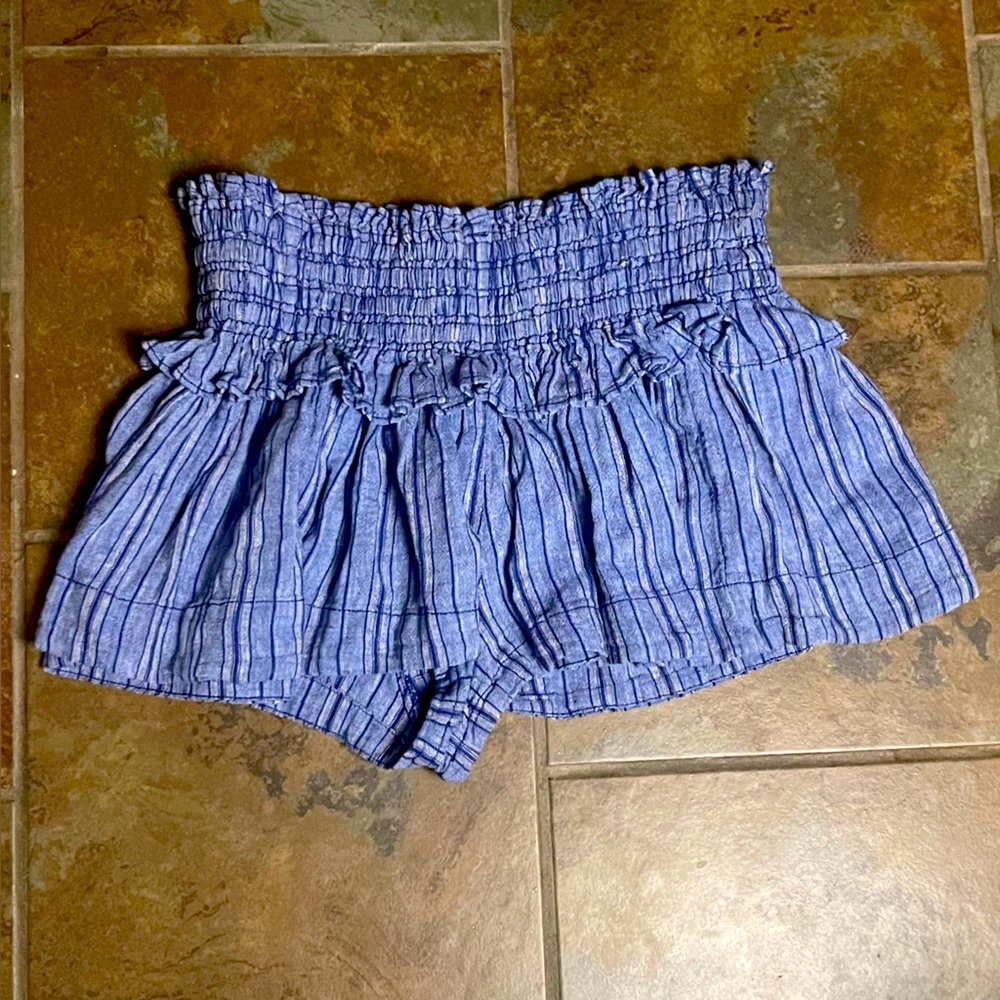 Kimchi Blue Ruffled Shorts - Picture 2 of 3